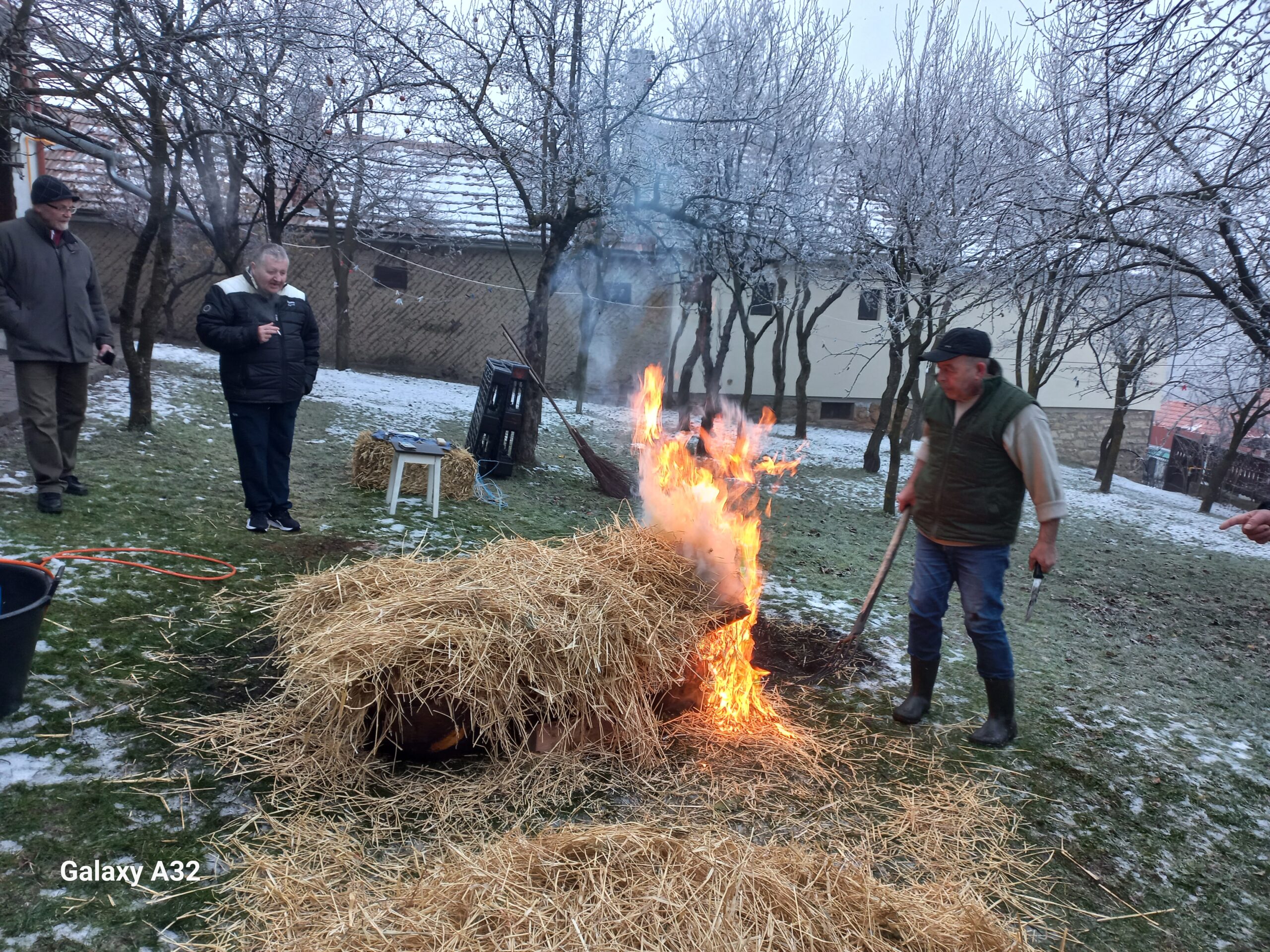 HAGYOMÁNYOS  DISZNÓVÁGÁS
